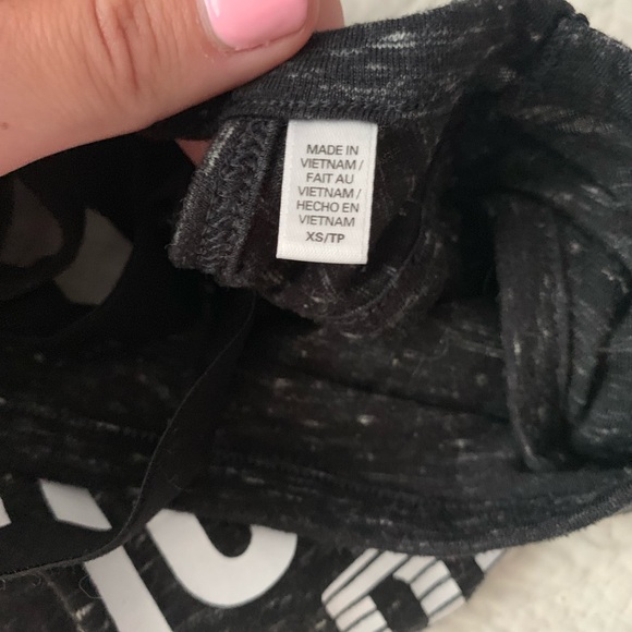 2 VS Sport workout tops - Picture 7 of 7